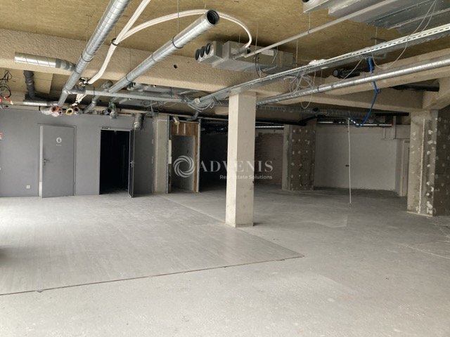 Retail in Nancy for lease Interior Photo- Image 1 of 9