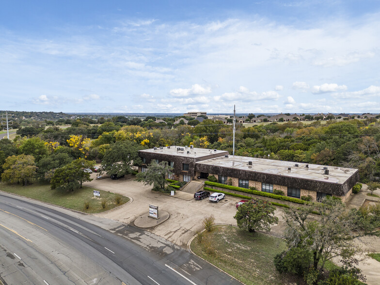 7111 Bosque Blvd, Waco, TX à louer - Photo du bâtiment - Image 2 de 3