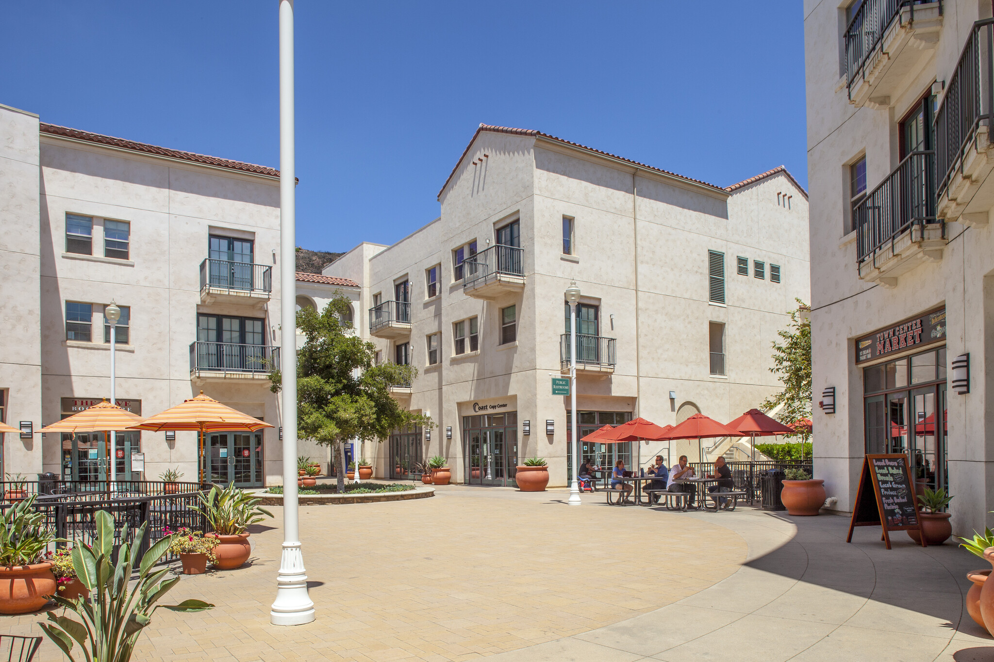 45 Rincon Dr, Camarillo, CA for lease Building Photo- Image 1 of 38