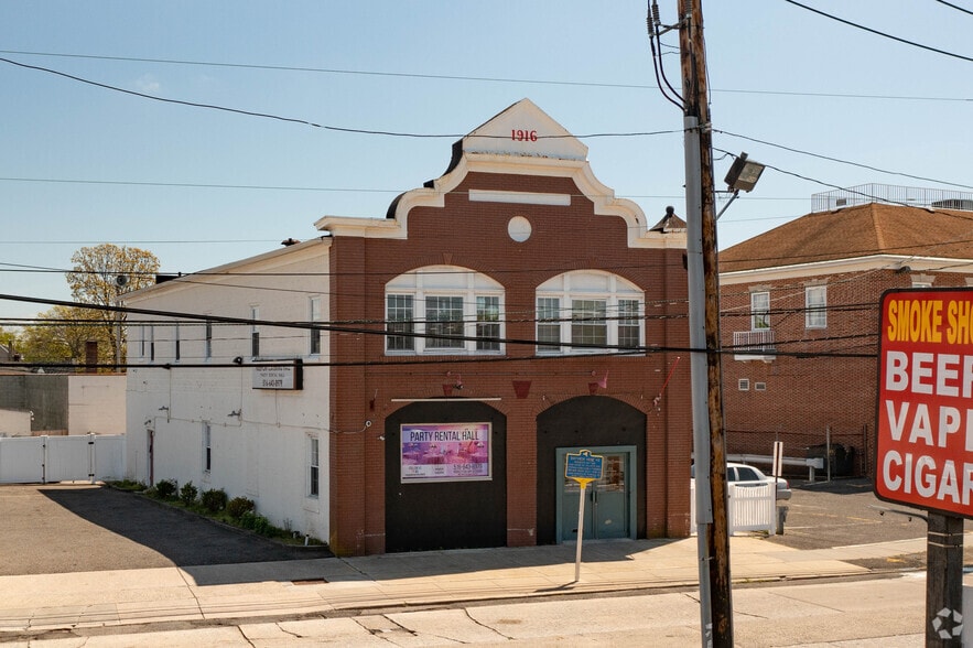 365 S Bayview Ave, Freeport, NY for sale - Building Photo - Image 2 of 5