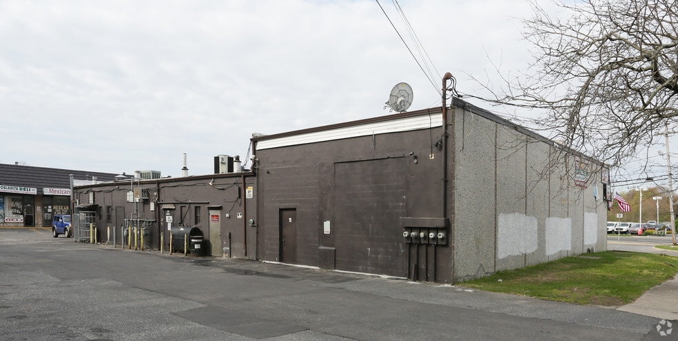 709-717 Medford Ave, Patchogue, NY for sale - Building Photo - Image 2 of 8