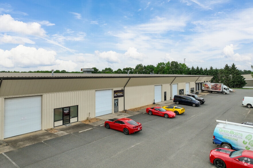 230 Industrial Dr, Fredericksburg, VA for sale - Building Photo - Image 3 of 4