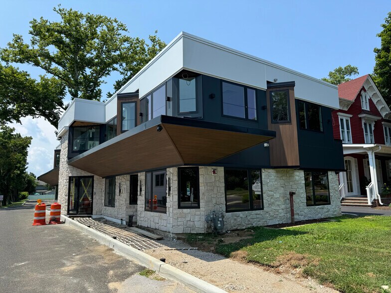 268 Broad St, Red Bank, NJ à louer - Photo du bâtiment - Image 1 de 8