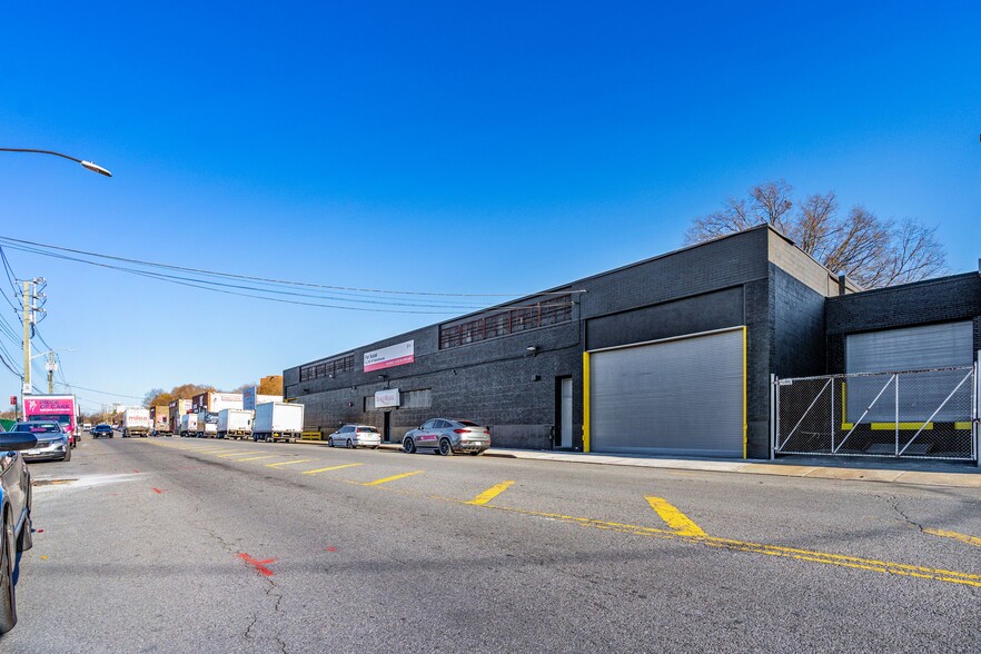 61-26 Maurice Ave, Maspeth, NY for lease - Building Photo - Image 1 of 4