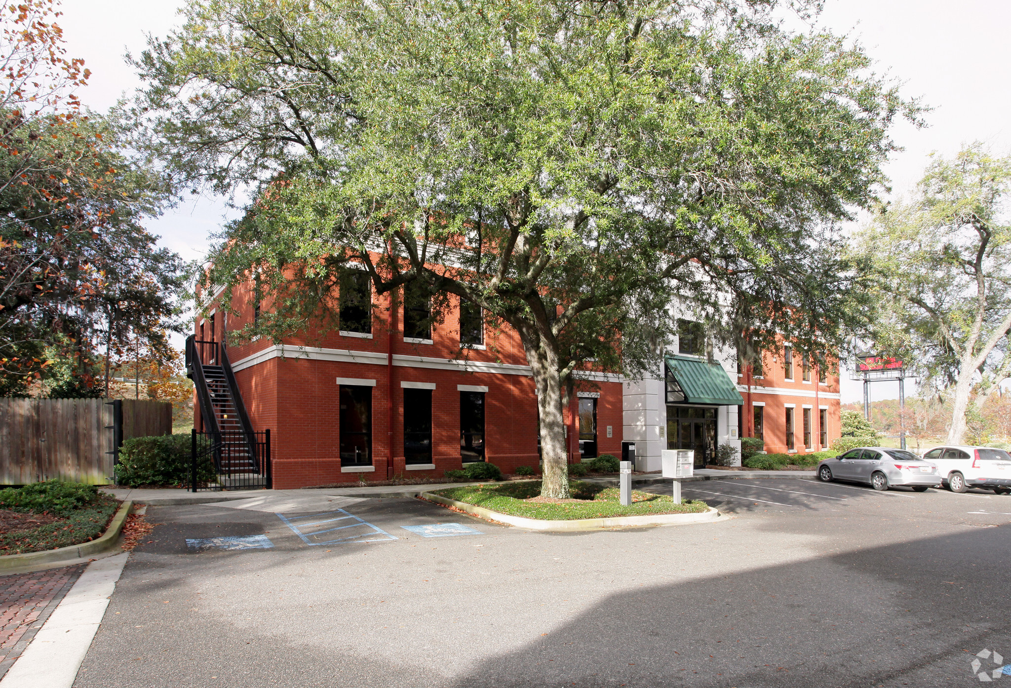 MONTAGUE OAKS OFFICE PARK & DEVELOPMENT portfolio of 2 properties for sale on LoopNet.ca Building Photo- Image 1 of 3