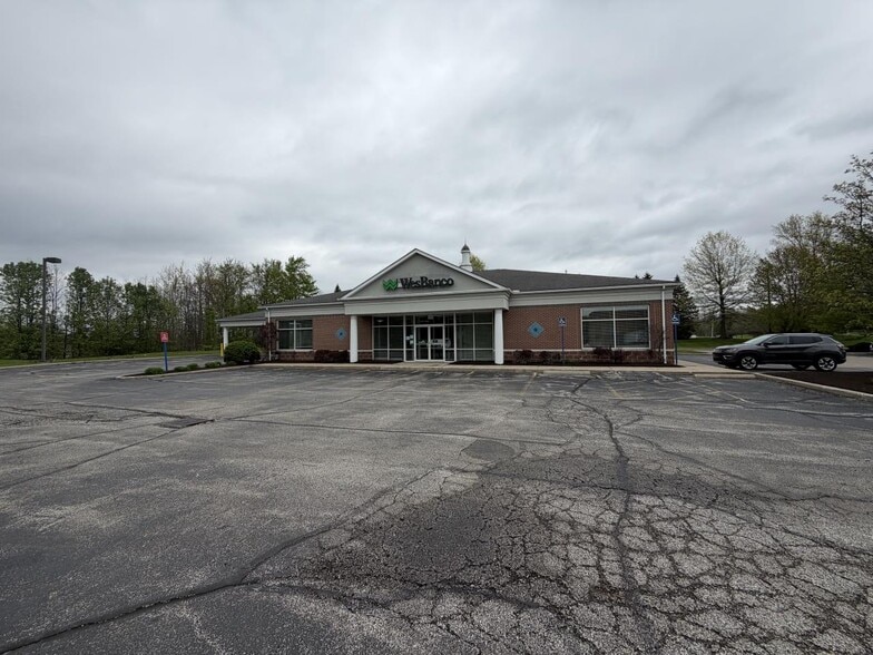 7075 Aurora Rd, Aurora, OH for sale - Building Photo - Image 2 of 13