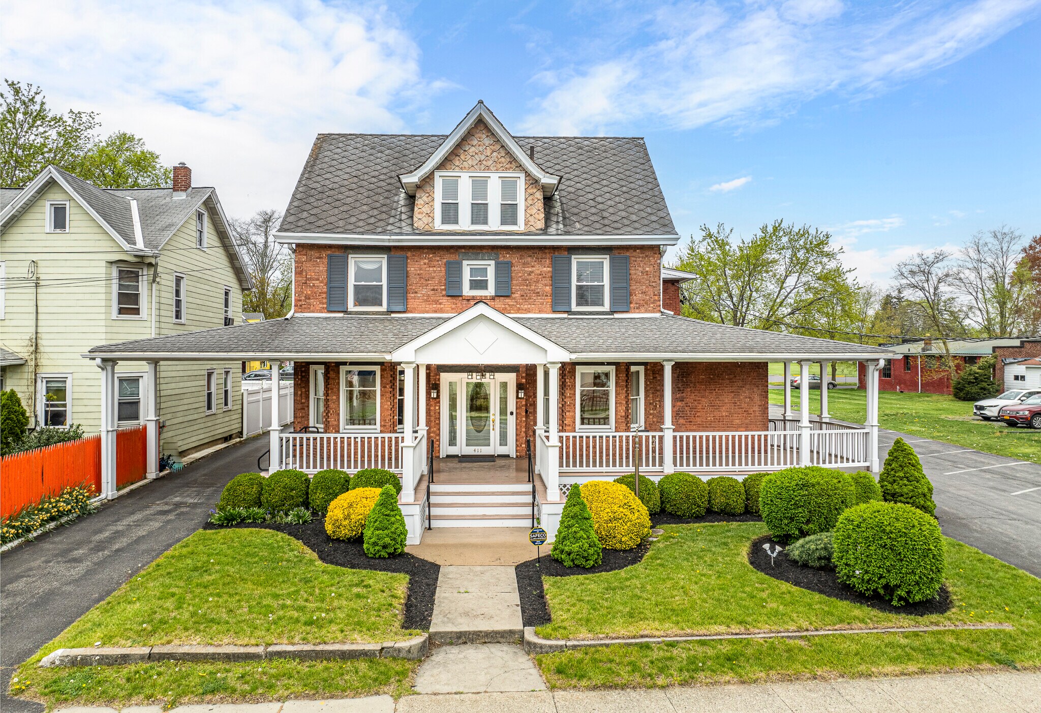 411 Albany Ave, Kingston, NY à vendre Photo principale- Image 1 de 66