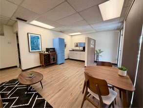 5111 Santa Fe St, San Diego, CA à louer Photo intérieure- Image 1 de 12