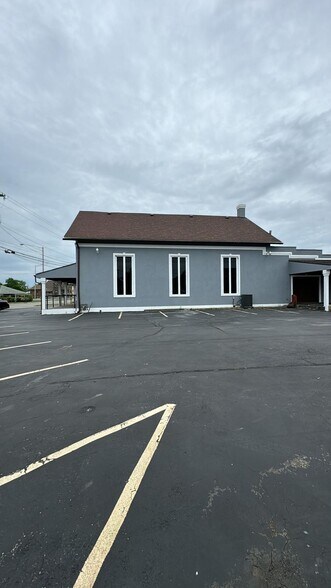 4915 N Dixie Dr, Dayton, OH à vendre - Photo du bâtiment - Image 3 de 23