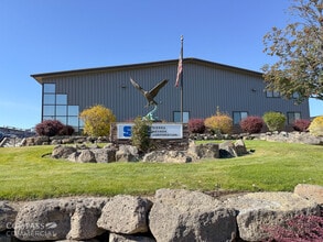 63085 NE 18th St, Bend, OR for lease Interior Photo- Image 2 of 20