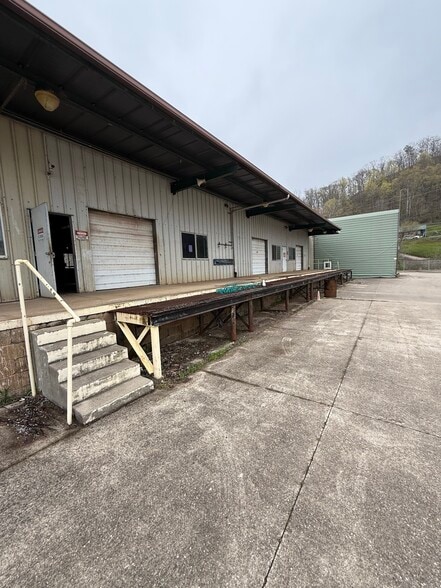 236 Airgas ln, Poca, WV for lease - Building Photo - Image 3 of 4