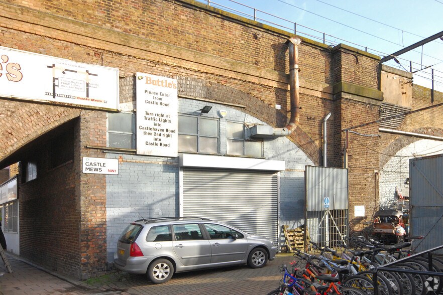 29-41 Castle Mews, London for lease - Building Photo - Image 2 of 7