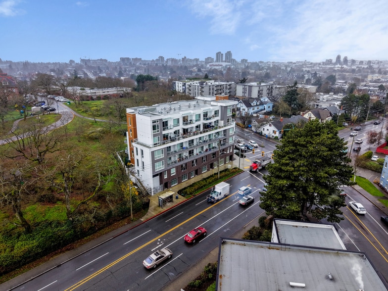 1301 Hillside Av, Victoria, BC for sale - Aerial - Image 2 of 2