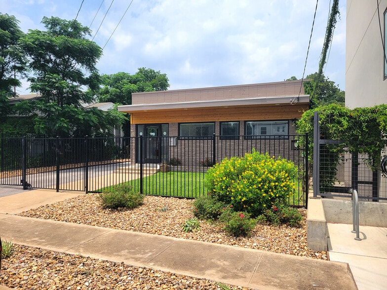 1310 E 12th St, Austin, TX à vendre - Photo du bâtiment - Image 3 de 6
