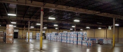 1366 Commerce Dr, Stow, OH for lease Building Photo- Image 2 of 8