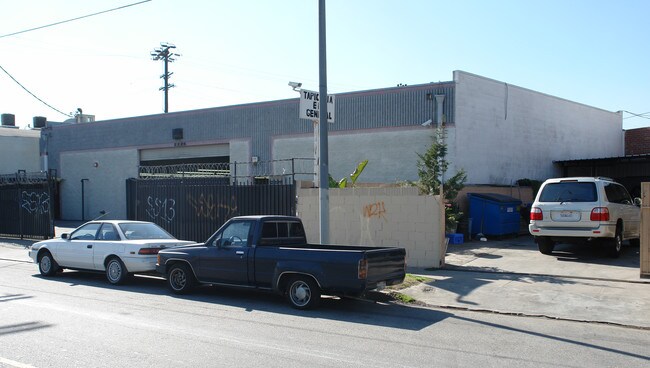 Plus de détails pour 2219-2225 Long Beach Ave, Los Angeles, CA - Industriel à louer