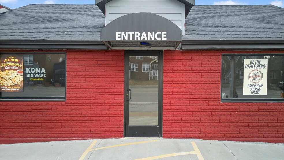 8713 Gravois Rd, Saint Louis, MO à vendre - Photo du bâtiment - Image 2 de 64