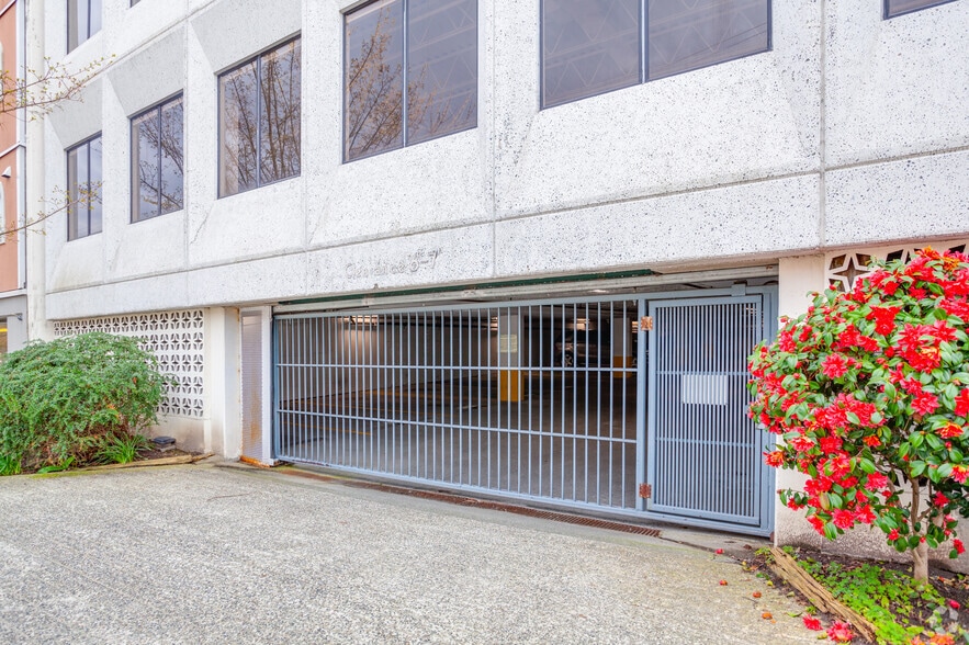 1060 W 8th Ave, Vancouver, BC à louer - Photo du bâtiment - Image 3 de 5
