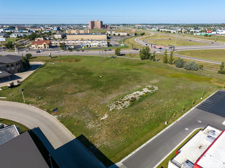 4473 23rd Ave SW, Fargo, ND à vendre - Aérien - Image 3 de 3