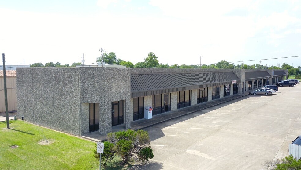 400 N 11th St, La Porte, TX à louer - Photo du bâtiment - Image 2 de 19