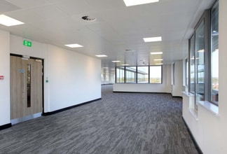 17-23 High St, Slough for lease Interior Photo- Image 1 of 2