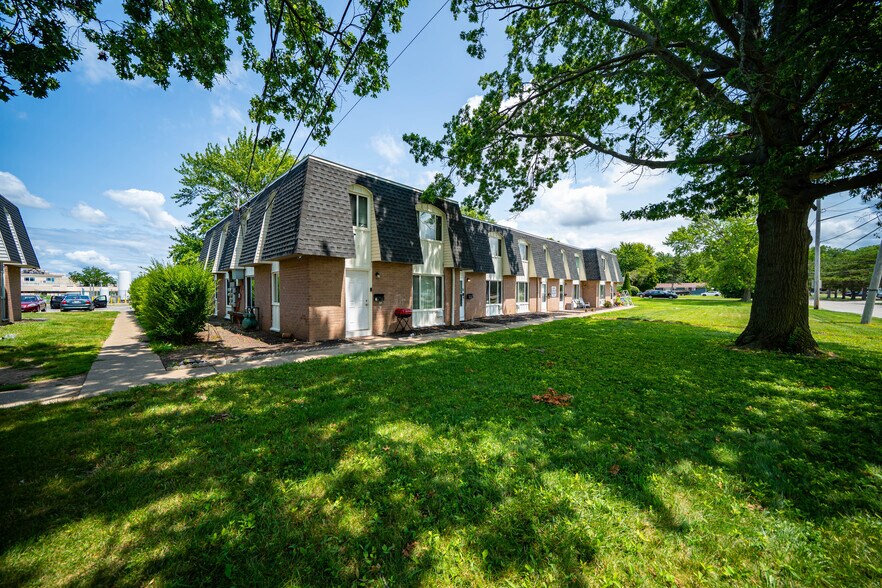 5510 Beavercrest Dr, Lorain, OH for sale - Building Photo - Image 2 of 15