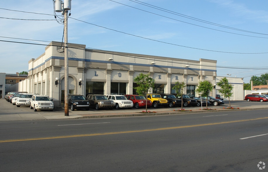 647 W Genesee St, Syracuse, NY for sale - Building Photo - Image 2 of 31