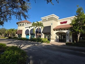 10020 Coconut Rd, Estero, FL à louer Photo du bâtiment- Image 1 de 9