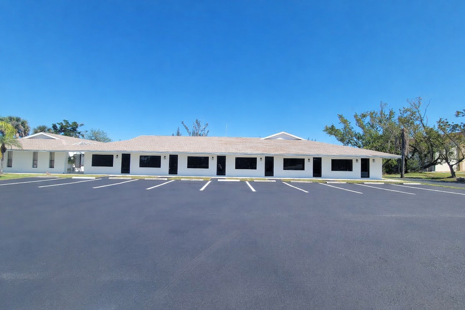 16956 McGregor Blvd, Fort Myers, FL for sale Primary Photo- Image 1 of 6