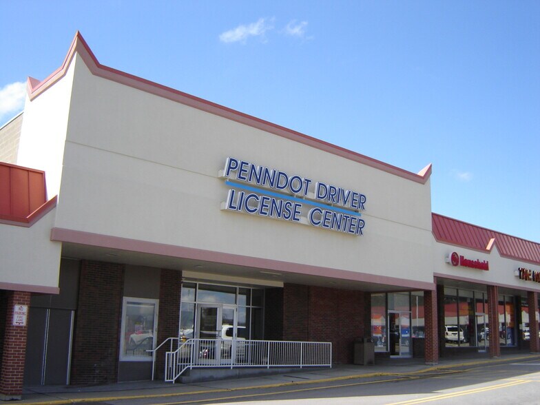 120-180 Point Plz, Butler, PA à louer - Photo du bâtiment - Image 2 de 12