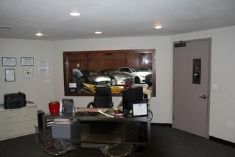 6529 Elvas Ave, Sacramento, CA for sale Interior Photo- Image 2 of 3