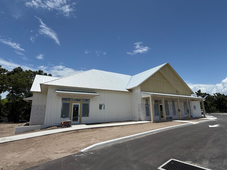 6642 Big Bend Rd, Gibsonton, FL à louer - Photo du bâtiment - Image 3 de 12
