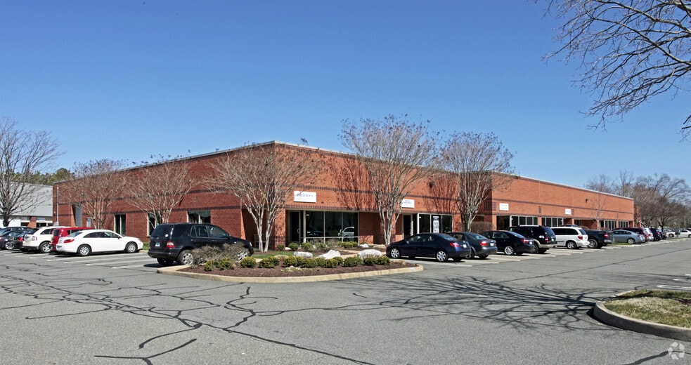 5600-5626 Eastport Blvd, Richmond, VA for lease - Building Photo - Image 1 of 27