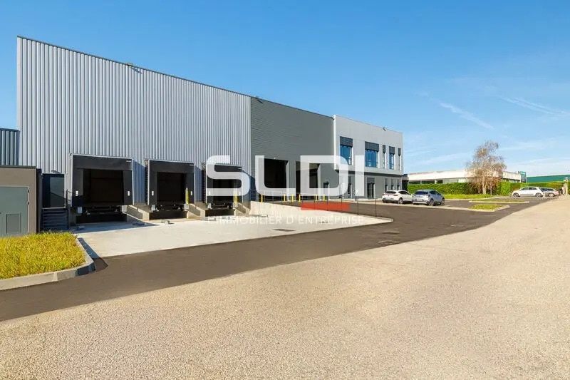 Office in Corbas for lease Building Photo- Image 1 of 8