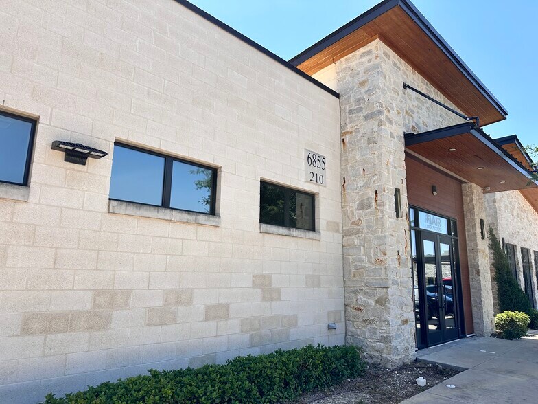 6855 Communications Pky, Plano, TX à vendre - Photo du bâtiment - Image 2 de 5
