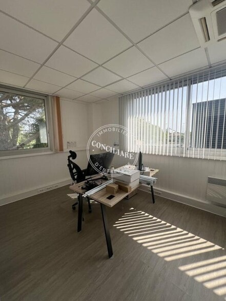 6 Rue Des Charrons, Blagnac for lease - Interior Photo - Image 2 of 4