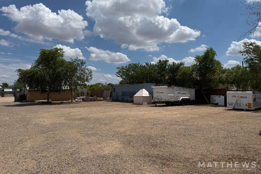 20205 N Cave Creek Rd, Phoenix, AZ à louer - Photo du bâtiment - Image 1 de 3