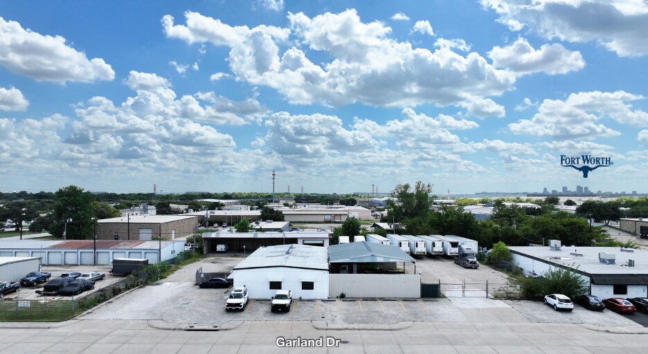 4212 Garland Dr, Haltom City, TX à louer Photo principale- Image 1 de 10