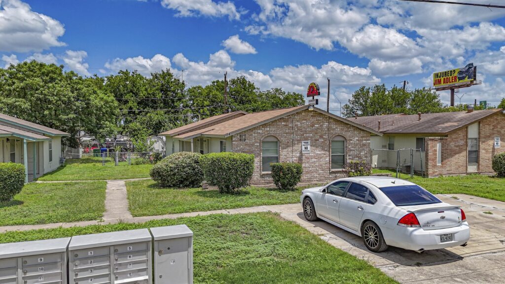 309 & 311 Tarasco St, San Antonio, TX à vendre Photo principale- Image 1 de 1