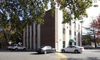 Plus de détails pour 6733 Curran St, McLean, VA - Bureau à vendre