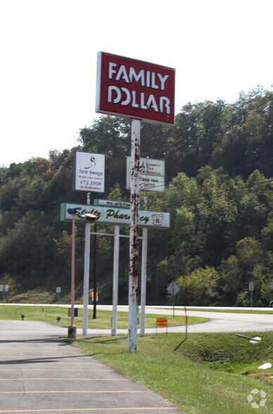 1629 Ashland Rd, Greenup, KY for sale - Building Photo - Image 3 of 4