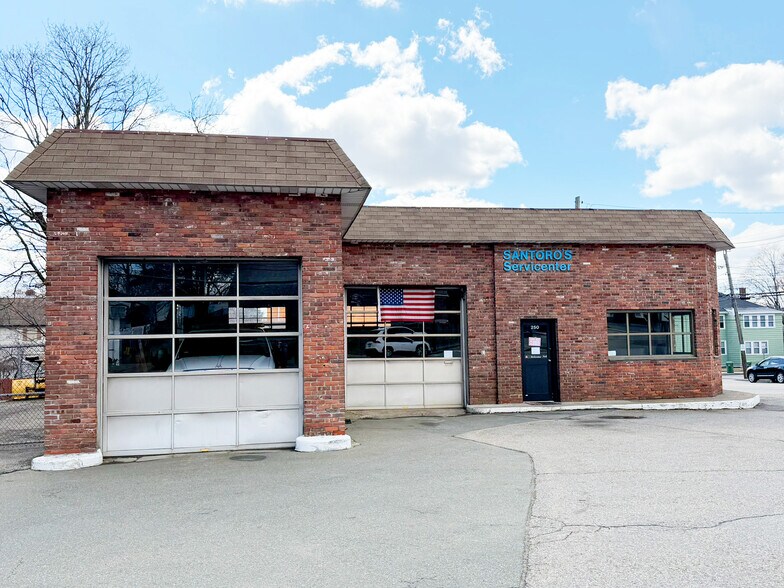 250 Orchard St, Watertown, MA à vendre - Photo du bâtiment - Image 2 de 10