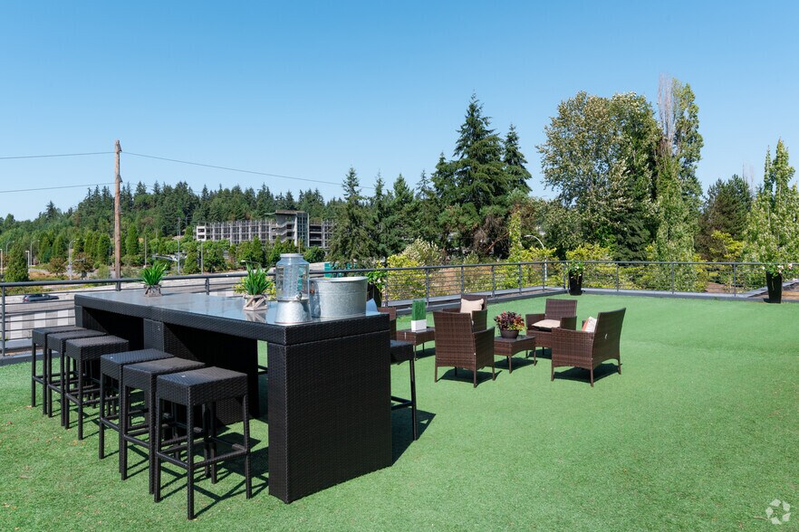 3600 136th Pl SE, Bellevue, WA à louer - Photo du bâtiment - Image 3 de 57