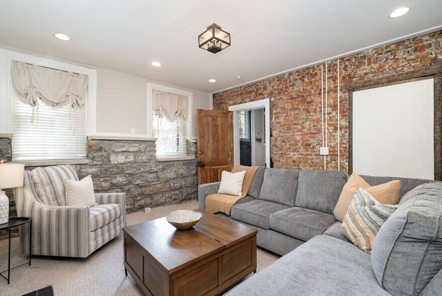 513 3rd Ave S, Nashville, TN à vendre - Photo du bâtiment - Image 2 de 35