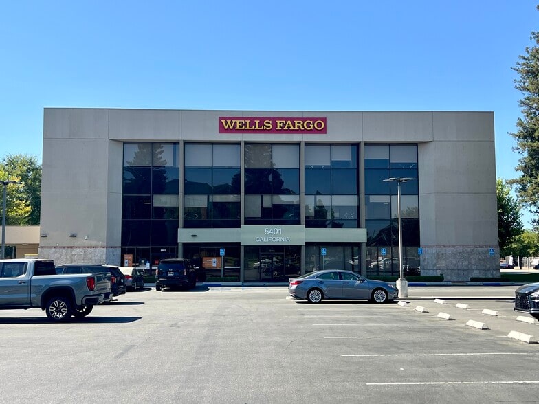 5401 California Ave, Bakersfield, CA for lease - Building Photo - Image 2 of 7