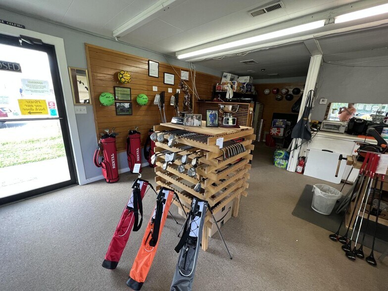 6303 Williamson Rd, Roanoke, VA à vendre - Photo intérieure - Image 2 de 16