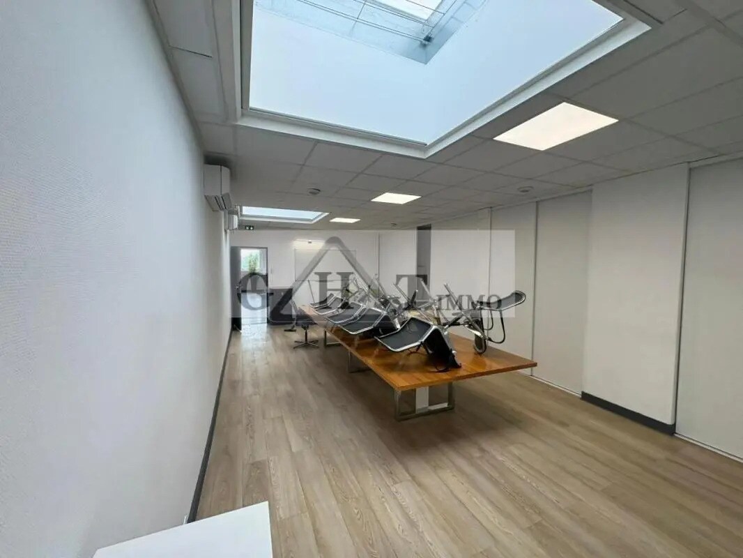 Bureau dans Vaux-le-Pénil à louer Photo intérieure- Image 1 de 13