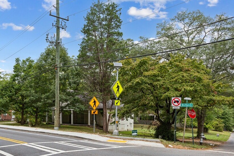 2102 Bolton Rd NW, Atlanta, GA à vendre Photo principale- Image 1 de 20