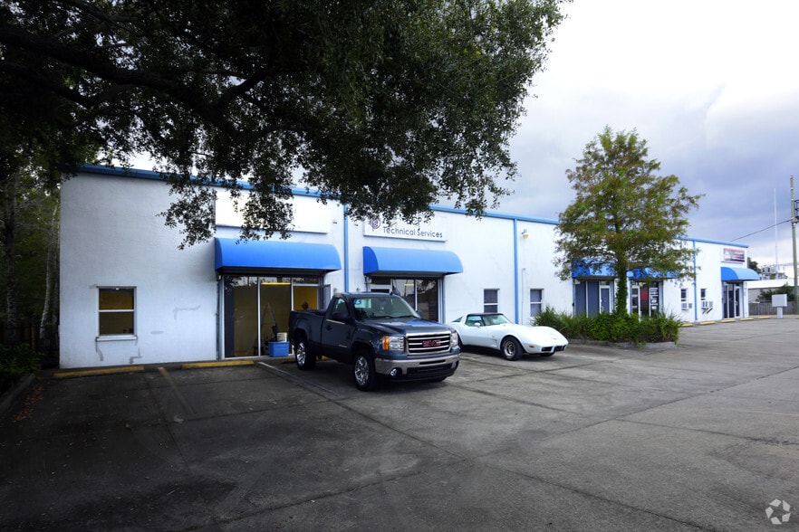 The Workshops on Missouri portfolio of 2 properties for sale on LoopNet.ca - Building Photo - Image 3 of 3