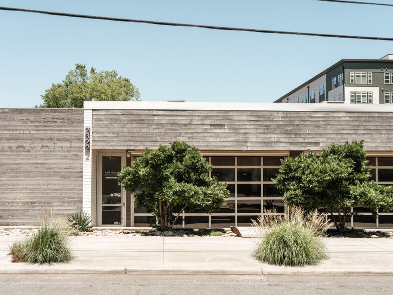 2400-2406 Dunavant St, Charlotte, NC for lease - Building Photo - Image 2 of 15